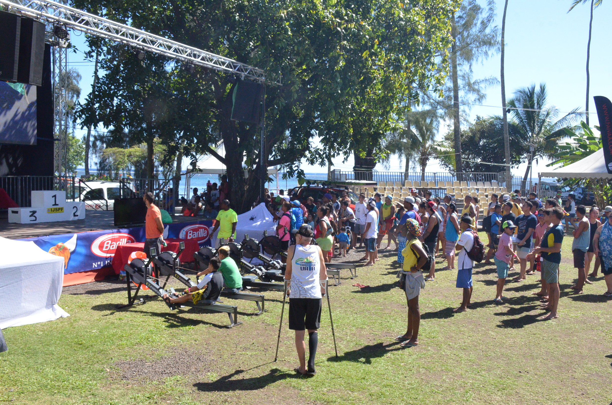 Une fan zone avait été aménagée à quelques mètres de la plage. Un écran géant et des gradins avaient été installés.