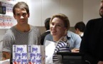 Scarlett Johansson, serveuse d'un jour dans sa boutique de pop corn parisienne