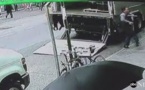 New York: il vole au hasard un seau qui contenait 1,6 million de dollars d'or (vidéo)
