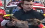 Roumanie : un pompier acclamé en héros après avoir fait du bouche à bouche à un chien