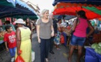 En Guyane, Marine Le Pen dénonce l'immigration massive