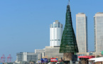 Le Sri Lanka affirme avoir érigé l'arbre de Noël le plus haut du monde