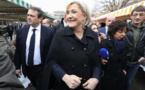 Marine Le Pen s'en prend au "système" avec des tonalités "complotistes"