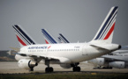 Air France: l'accord PNC signé par un seul syndicat, un référendum envisagé