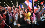 Chez Macron, des larmes de joie pour "un moment historique"