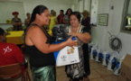 Trente familles sinistrées de Tahiti reçoivent des dons du Club Soroptimist