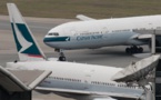 Hong Kong: sortie de piste pour un avion après de fortes pluies