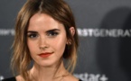 L'actrice Emma Watson cache des livres à Paris