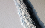Un énorme bloc de glace sur le point de se détacher en Antarctique