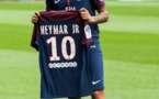 Le roi Neymar découvre le Parc des Princes, son nouveau jardin