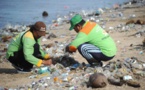 A Bali, un océan de déchets envahit les plages