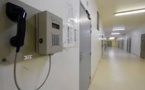 Le ministère de la Justice veut installer un téléphone fixe par cellule en prison