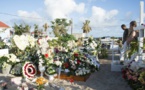 A Saint-Barth, la tombe de Johnny chaque jour refleurie