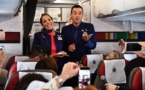 Le pape célèbre le premier mariage à bord de l'avion papal