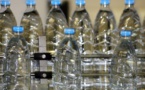 L'eau en bouteille de nombreuses marques contaminée par des particules de plastique