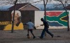 Un samedi de foot et de rugby à Soweto symbolisent la réconciliation raciale