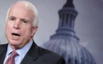 "Pas grave, il va mourir": la Maison Blanche embarrassée après un commentaire sur John McCain
