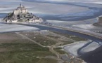 Environnement: Début d'une délicate vidange près du Mont-Saint-Michel