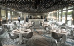 Privé de Tour Eiffel, Alain Ducasse lance son bateau gastronomique