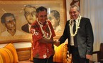 Oscar Temaru a accueilli le nouveau haut-commissaire M. Richard Didier à l'assemblée