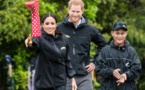 Nouvelle-Zélande: Meghan bat Harry au lancer de botte en caoutchouc