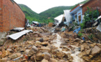 Vietnam: au moins 12 morts dans des inondations et glissements de terrain