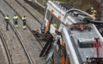 Un train déraille près de Barcelone: un mort et 49 blessés
