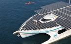 Le plus grand bateau solaire du monde en escale à Papeete VIDEO