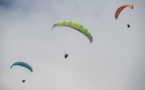 Le parapente comme remède à l'étouffante densité hongkongaise