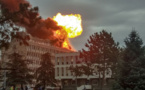 Villeurbanne: incendie et explosions spectaculaires sur le toit de l'université, trois blessés légers