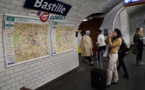 Paris: un homme gravement brûlé après avoir été aspergé d'un liquide dans le métro