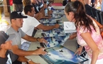 Séance de dédicace des surfeurs PRO  du Team Billabong