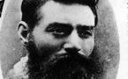 Australie: 130 ans après sa mort, le bandit Ned Kelly défraye la chronique