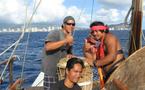 L'expédition Faafaite fait route vers Tahiti, témoignages de jeunes marins