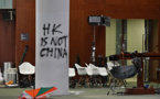 Manifestations : la dirigeante de Hong Kong condamne les violences, Pékin réclame une enquête pénale