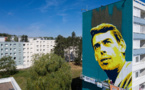 Street art: un portrait géant de Jacques Brel observe désormais Vesoul