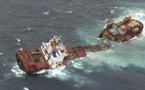 Nouvelle-Zélande: le pétrolier échoué brisé en deux par la tempête