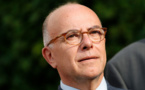 Cazeneuve sort de l'ombre pour proposer un chemin de "transformation"