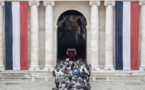 Foule impressionnante aux Invalides pour saluer Chirac, avant l'hommage officiel lundi