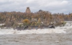 Un bateau coincé depuis un siècle en haut des chutes du Niagara déplacé