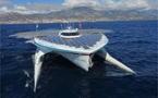 Le catamaran à énergie solaire, PlanetSolar, boucle son tour du monde