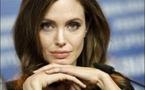 Viol: Angelina Jolie participe au lancement d'une campagne britannique