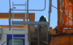 Issue fatale: Le jeune désespéré s'est jeté de la grue