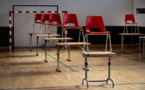 Ecoles: réouverture "par territoire" ou "par moitié de classe" à l'étude
