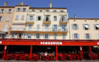 A Saint-Tropez, l'emblématique café Sénéquier ferme après deux cas de Covid