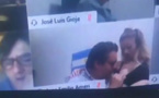 Argentine: un député embrasse le sein de sa femme en pleine visioconférence