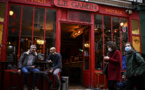 Covid-19: Paris en état d'alerte maximale mais les restaurants restent ouverts