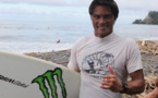 Surf Tahiti Master tour : Hira Teriinatoofa devant Michel Bourez