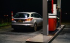 La voiture reste "indispensable" mais plie sous les critiques
