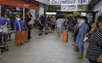 La mobilisation ne faiblit pas au deuxième jour de grève chez Carrefour